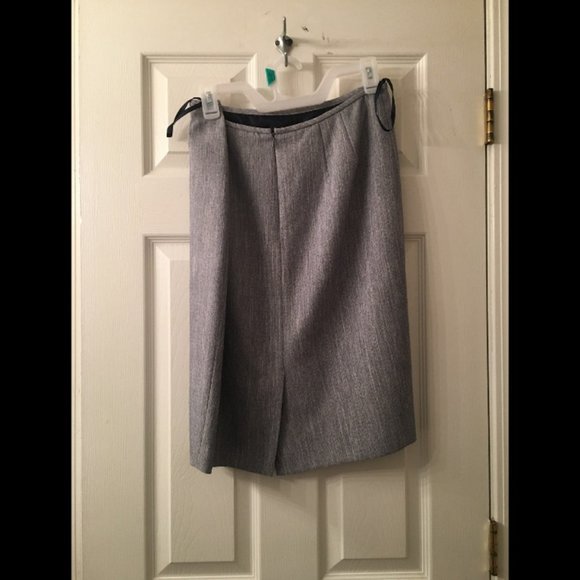 Le Suit 2 Pc Short Sleeve Jacket Skirt Suit Petite Gray Sz 8P #295 - Picture 4 of 6